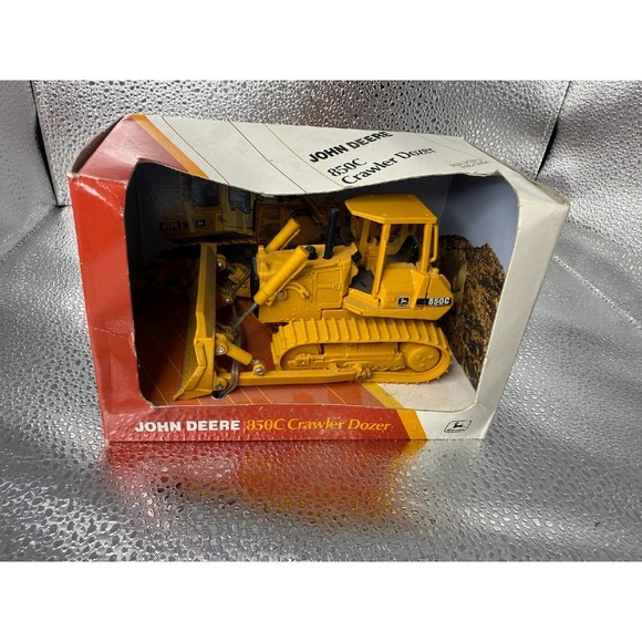 ERTL 1996 John Deere‎ 850C Crawler Dozer #5261 1:50 Scale BRAND NEW Never Open - Picture 1 of 7